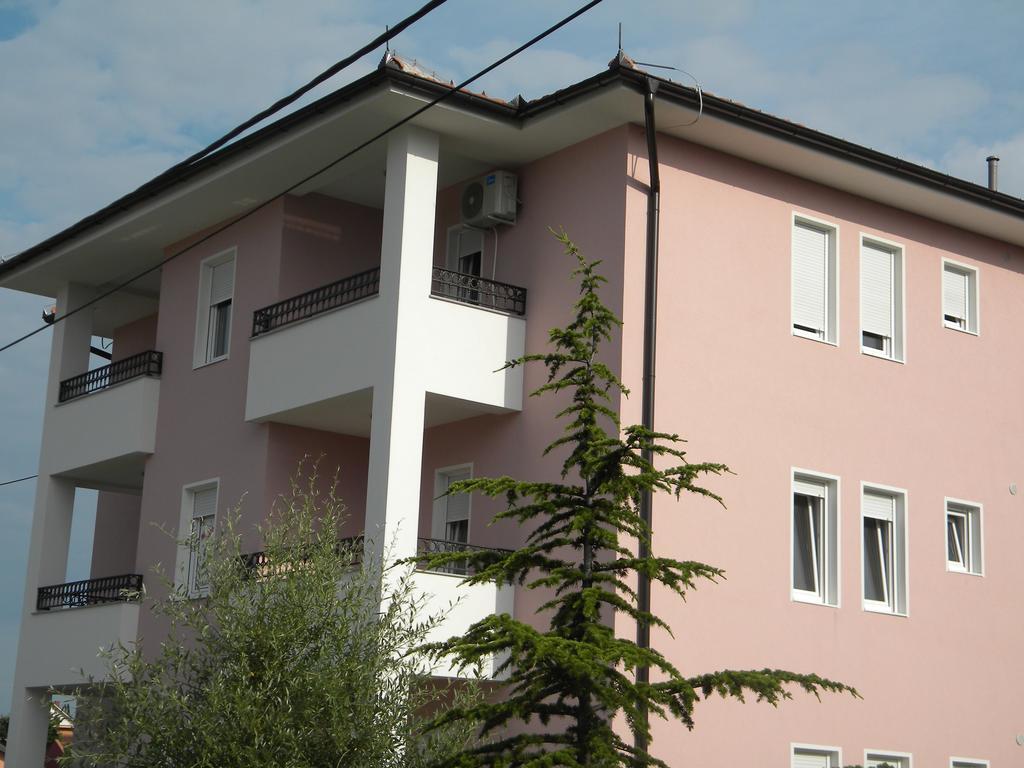Apartment Srebrni Oblak 阿然德洛维克 外观 照片
